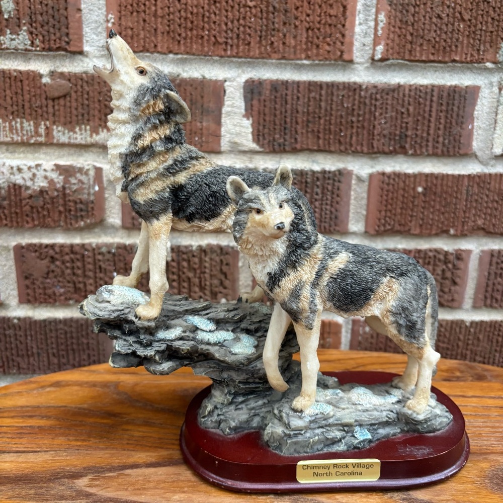 Chimney Rock Village North Carolina wolf pair sculpture resin figurine wood base